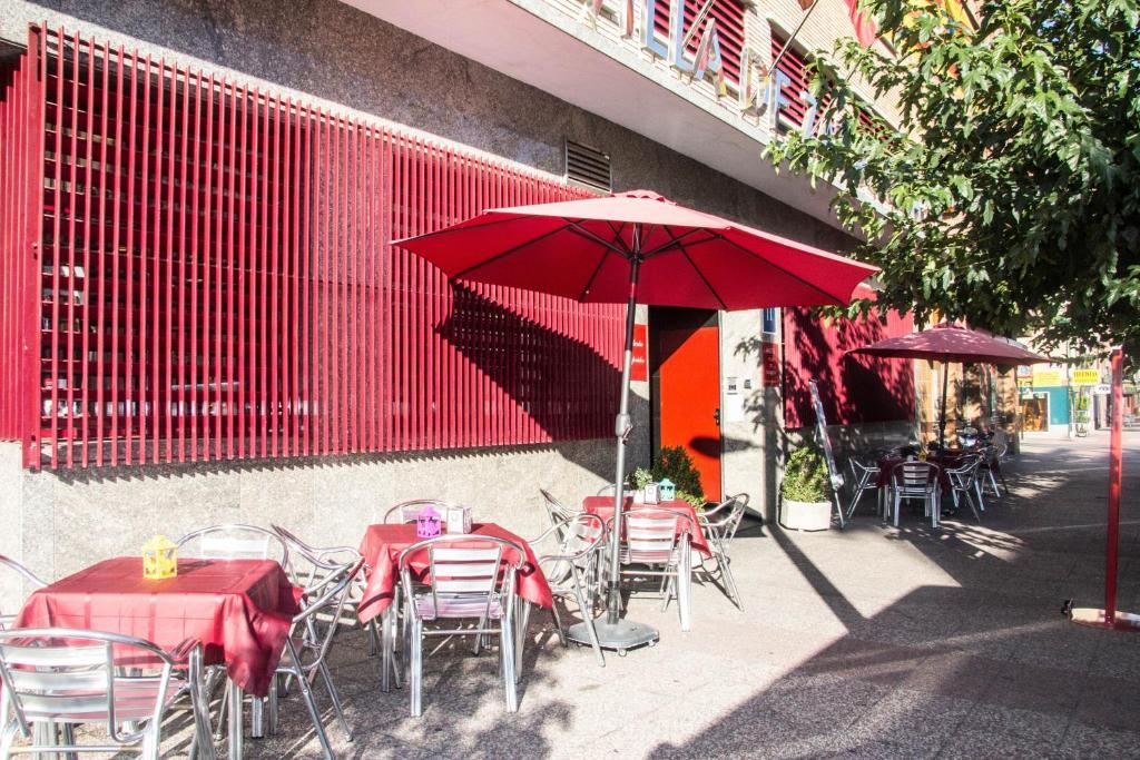 Hotel Villa De Zaragoza Casetas Exterior foto