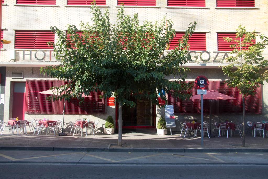 Hotel Villa De Zaragoza Casetas Exterior foto